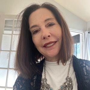 Meet your Posher, Debi